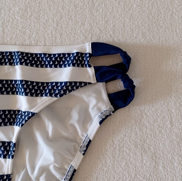 VENUS Strappy Side Bikini Bottom, size 12 - Picture 6 of 10